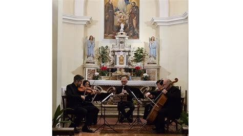 Il Concerto di Tuấn Hưng: Una Sinfonia di Emozioni e Nostalgia a Milano!