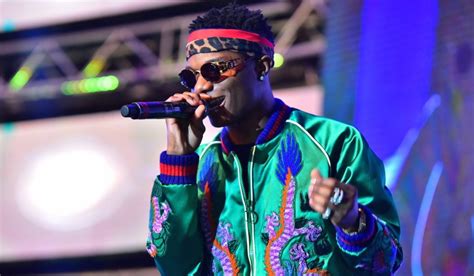 Nigeriano Superstar Wizkid Incanta Milano con una Performance di Una Vita! Musica Afrobeats e Balli Esaltanti